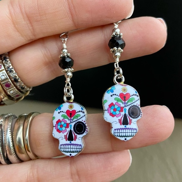 π΄β SALE ! red dot items are 2 for $25 . Bundle more than 3 and its $10 each π - Picture 6 of 11